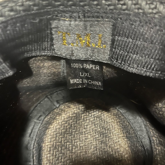 Gently used hat - Picture 2 of 2